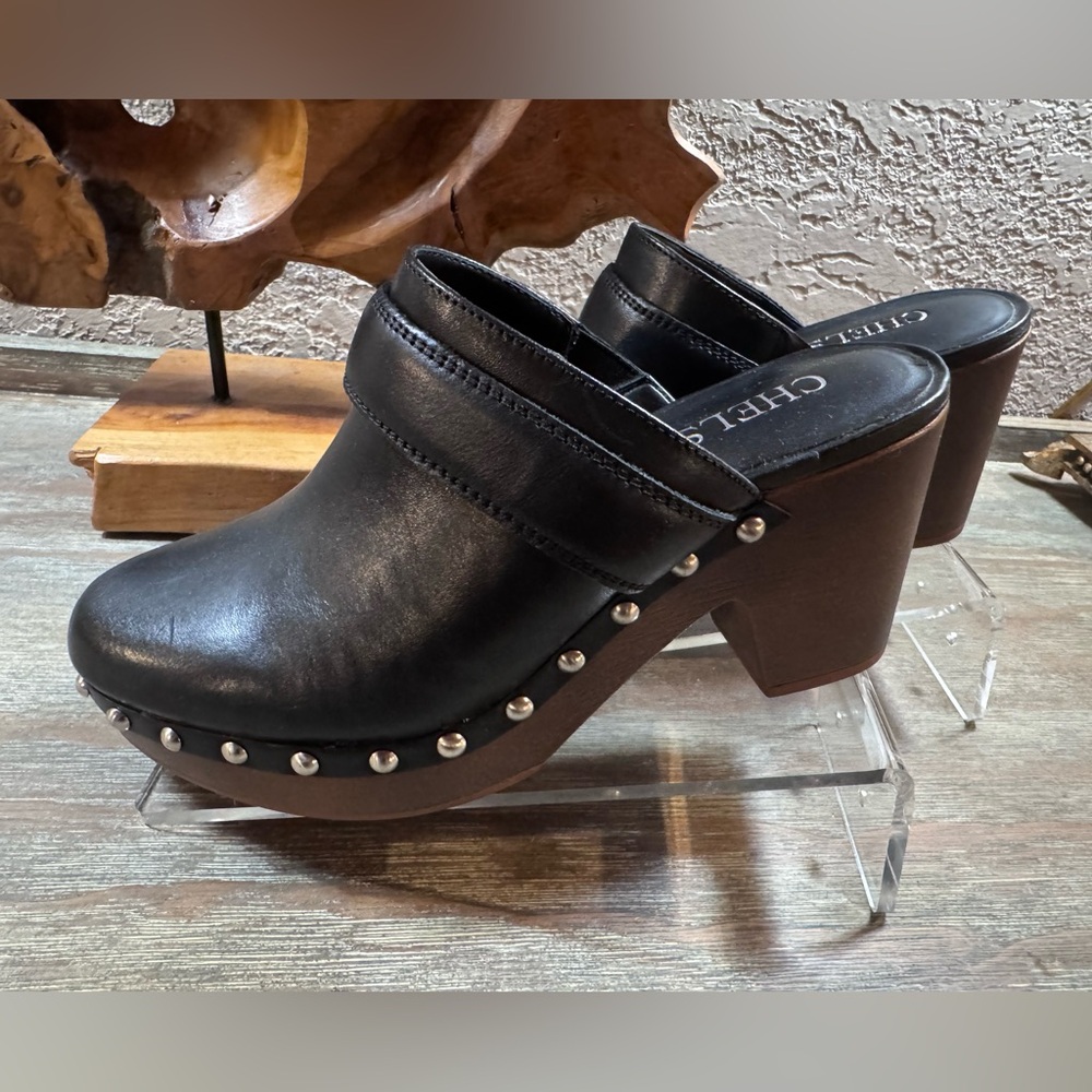 NWOT Chelsea & Violet Jana Black Leather Mules